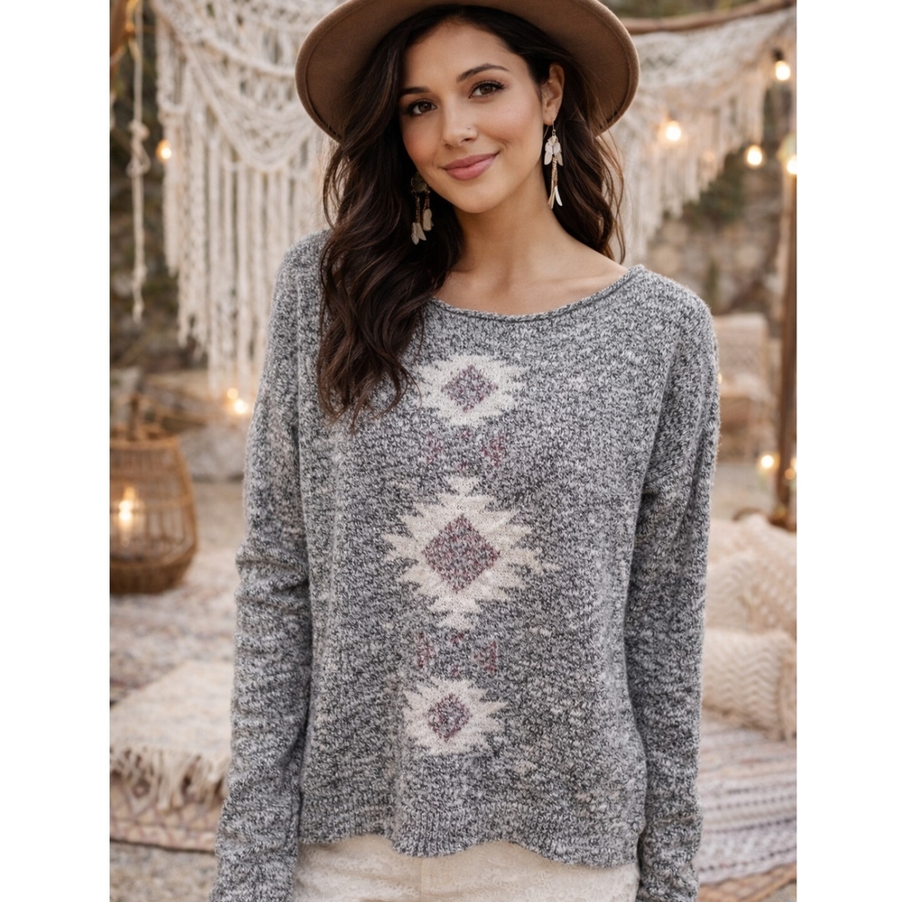 Hollister Gray and Cream Patterned Sweater